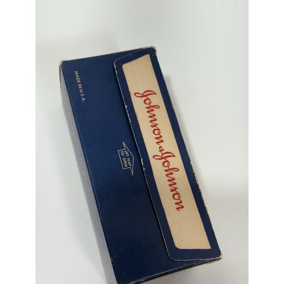 Vintage Red Cross Cotton- Johnson & Johnson, First Aide Cotton Small Size‎ 23c - Picture 3 of 5